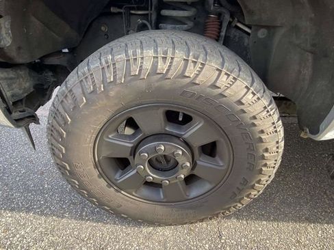 Used 2011 Ford F250 Lariat w/ Lariat Interior Pkg image 4