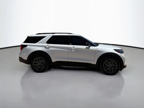 Used 2025 Ford Explorer ST-Line w/ Premium Package RWD image 8