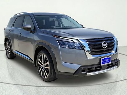 Certified 2025 Nissan Pathfinder Platinum