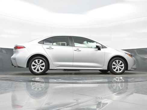 Used 2024 Toyota Corolla LE FWD image 30
