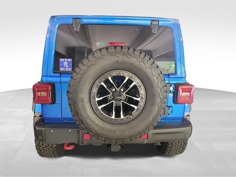 Used 2025 Jeep Wrangler Unlimited Rubicon AWD/4WD image 14