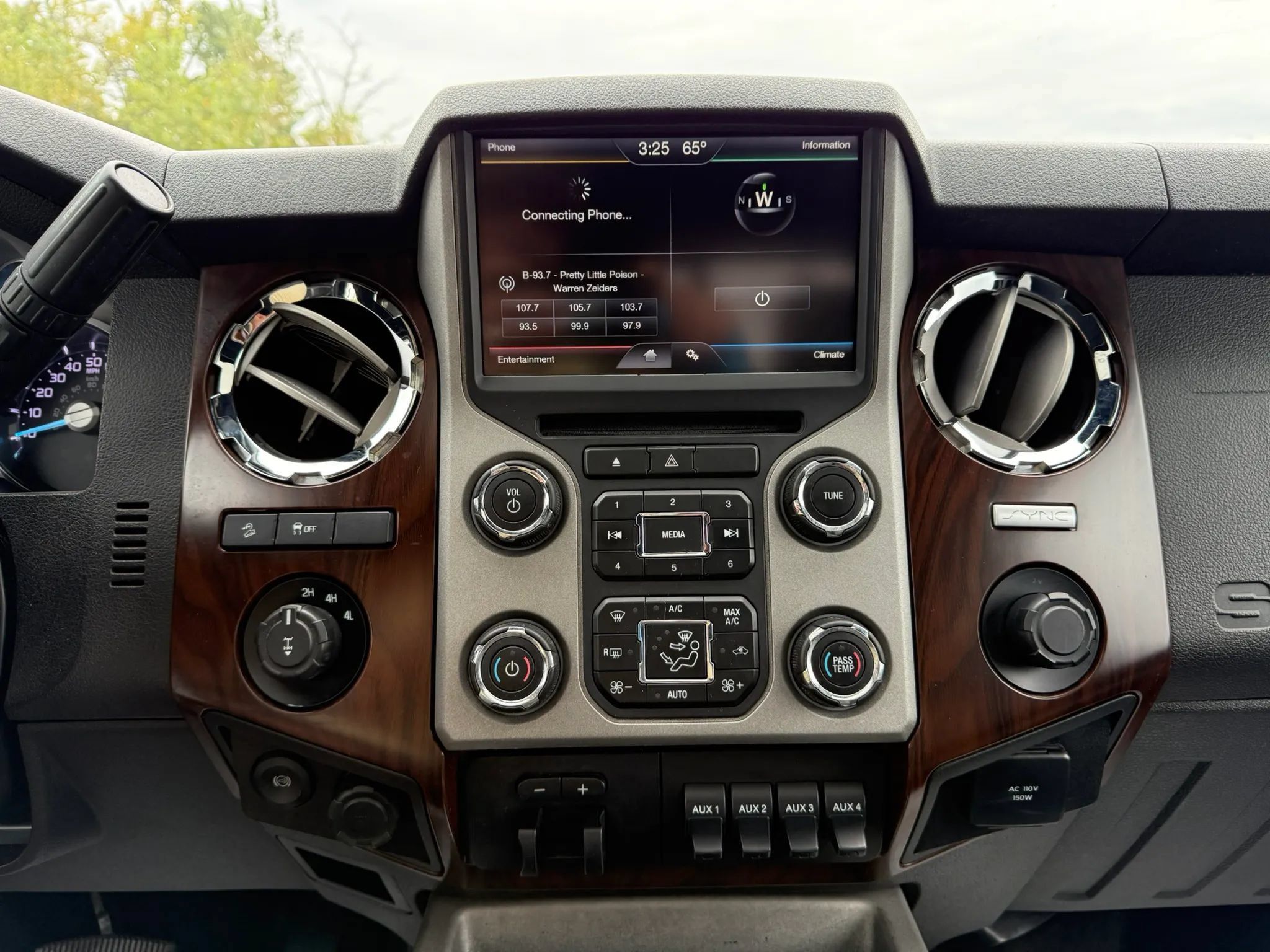 Used 2016 Ford F350 Lariat w/ Chrome Package AWD/4WD image 17