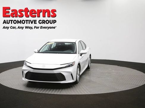 Used 2025 Toyota Camry LE FWD image 53