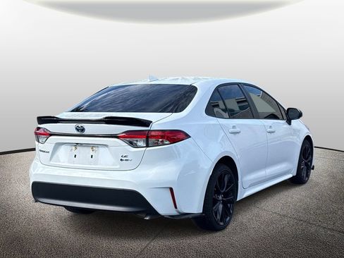 Used 2025 Toyota Corolla LE w/ LE Premium Package FWD image 2