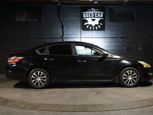 Used 2014 Nissan Altima 2.5 S FWD image 7