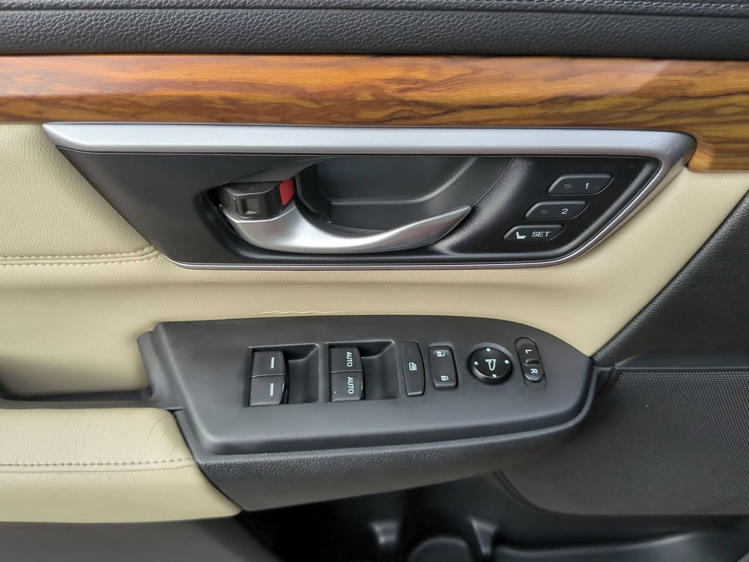 Certified 2017 Honda CR-V Touring image 17