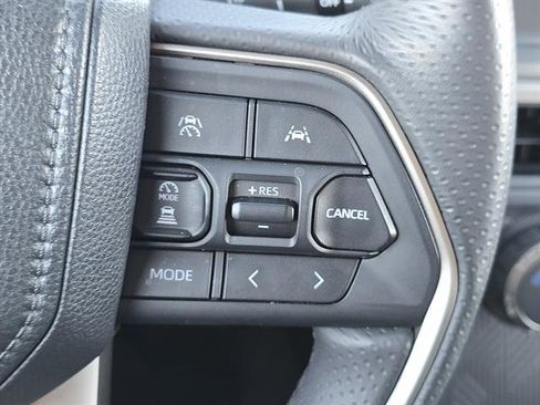 Used 2025 Toyota 4Runner SR5 image 18