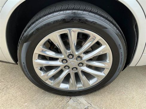Used 2020 Cadillac XT6 Premium Luxury FWD image 22