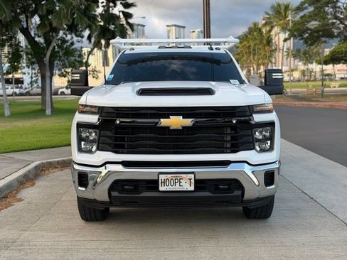 Used 2025 Chevrolet Silverado 2500 W/T w/ WT Convenience Package AWD/4WD image 2