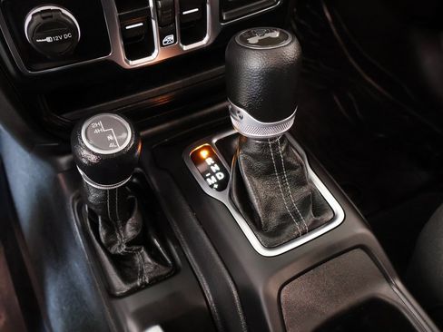 Used 2024 Jeep Wrangler Sport S image 8