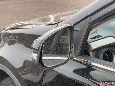 Used 2015 Toyota RAV4 XLE image 9