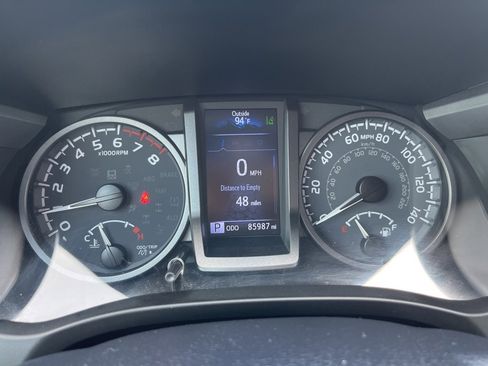 Certified 2022 Toyota Tacoma TRD Off-Road w/ Technology Package image 10