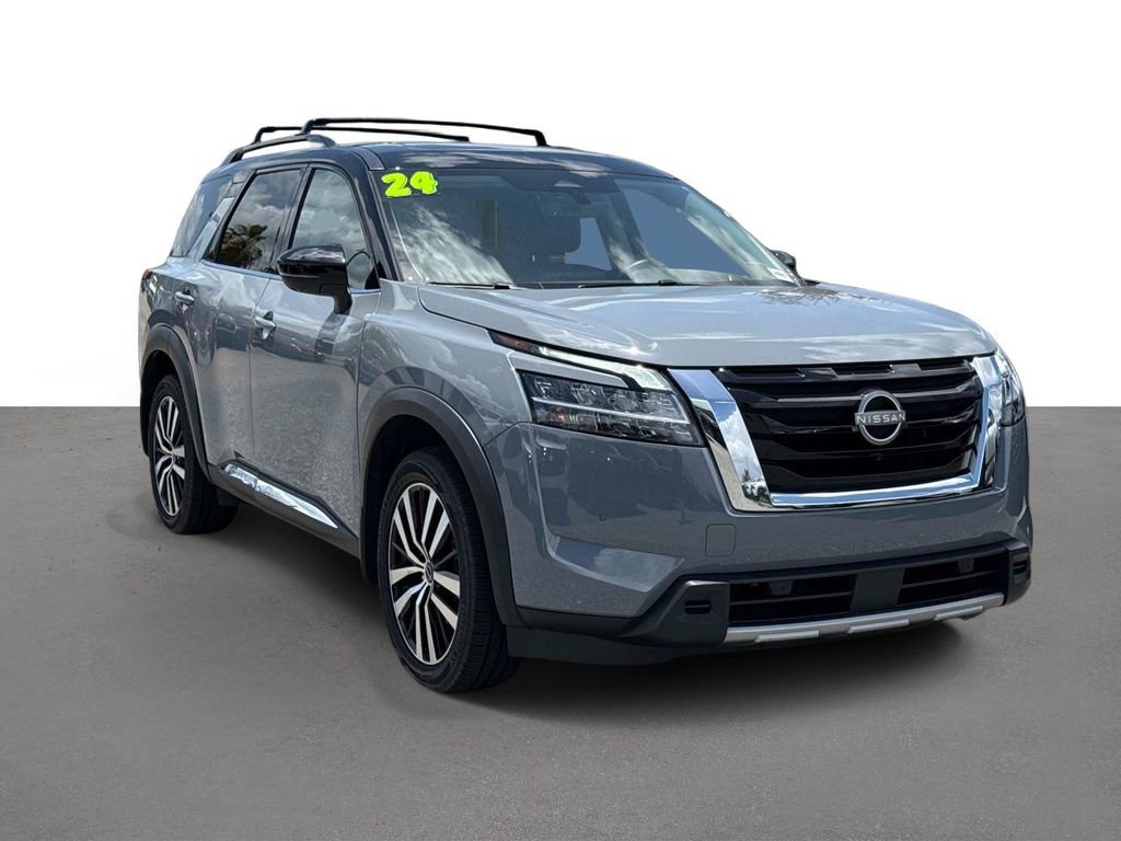 Used 2024 Nissan Pathfinder Platinum w/ Cargo Package FWD image 2