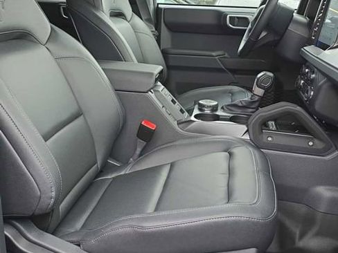 Used 2025 Ford Bronco Badlands AWD/4WD image 32