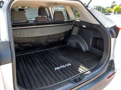 Used 2022 Toyota RAV4 LE AWD/4WD image 47