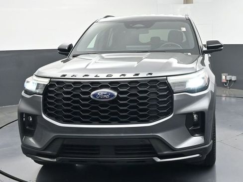 Used 2025 Ford Explorer ST-Line w/ ST-Line Street Pack AWD/4WD image 41