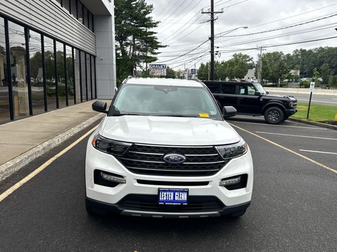 Certified 2024 Ford Explorer XLT w/ Equipment Group 202A AWD/4WD image 2