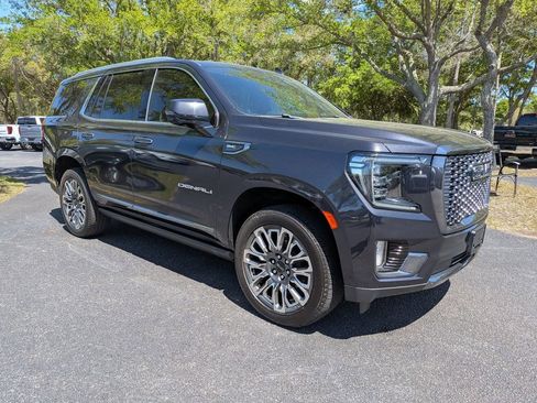 Used 2023 GMC Yukon Denali Ultimate AWD/4WD image 3