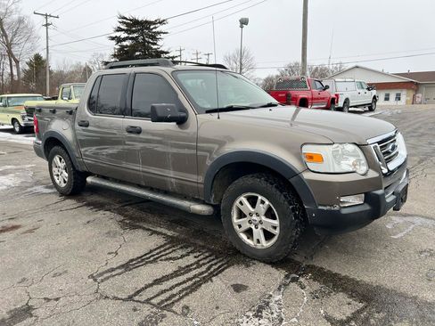 Used 2007 Ford Explorer Sport Trac XLT AWD/4WD image 3