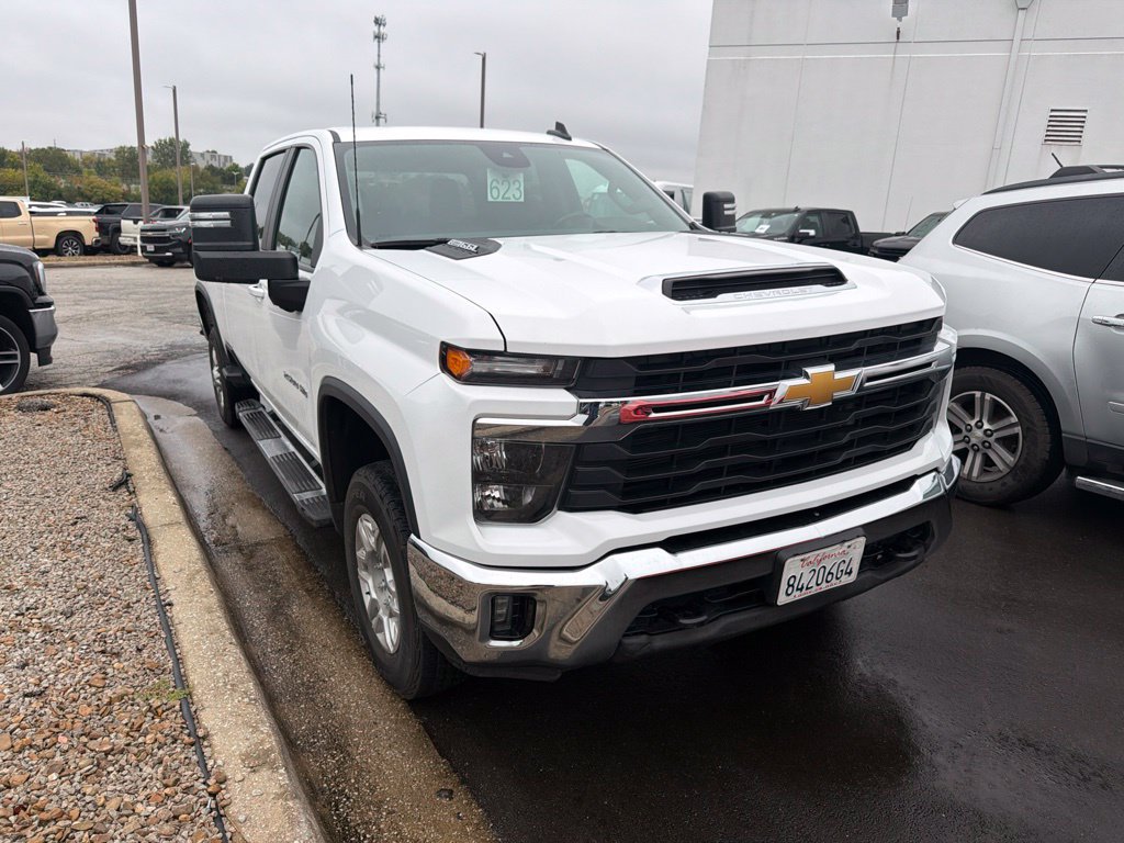 Used 2025 Chevrolet Silverado 2500 LT w/ Convenience Package AWD/4WD image 1