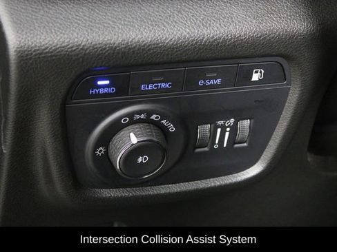 Used 2022 Jeep Grand Cherokee Trailhawk w/ Advanced Protech Group II AWD/4WD image 19