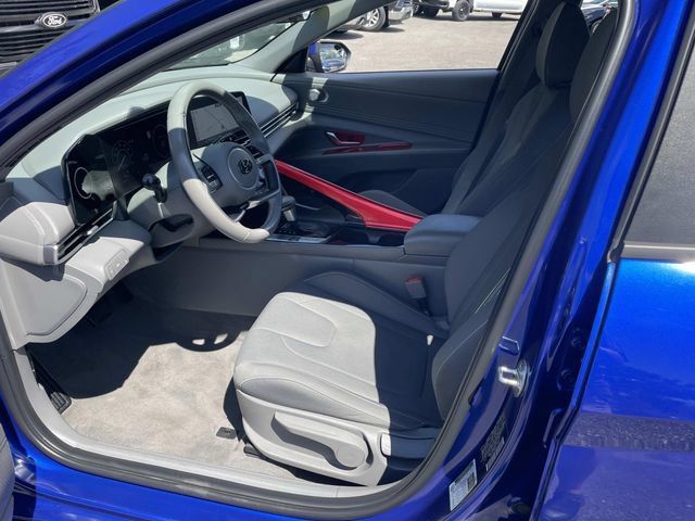 Used 2023 Hyundai Elantra SEL w/ Convenience Package FWD image 19
