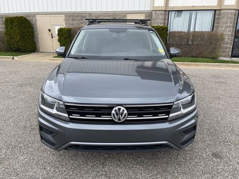 Used 2018 Volkswagen Tiguan SE w/ Panoramic Sunroof Package AWD/4WD image 9