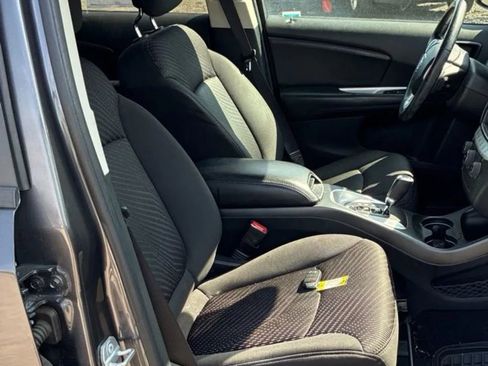 Used 2014 Dodge Journey SE w/ Flexible Seating Group image 5