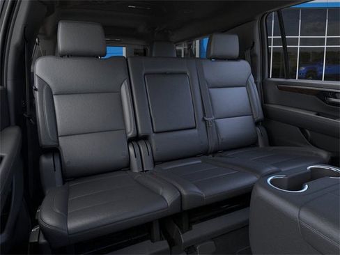 New 2026 Chevrolet Suburban LT w/ Comfort Package image 17