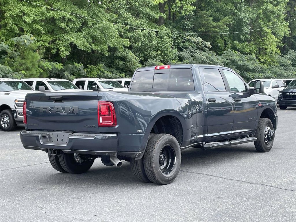 New 2026 RAM 3500 Big Horn AWD/4WD image 8