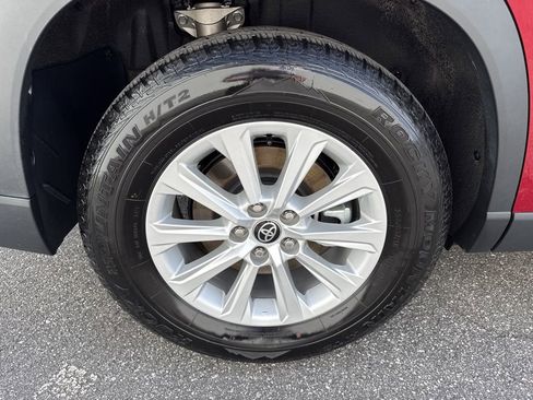 Used 2024 Toyota Grand Highlander XLE image 9