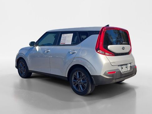 Used 2020 Kia Soul EX image 3