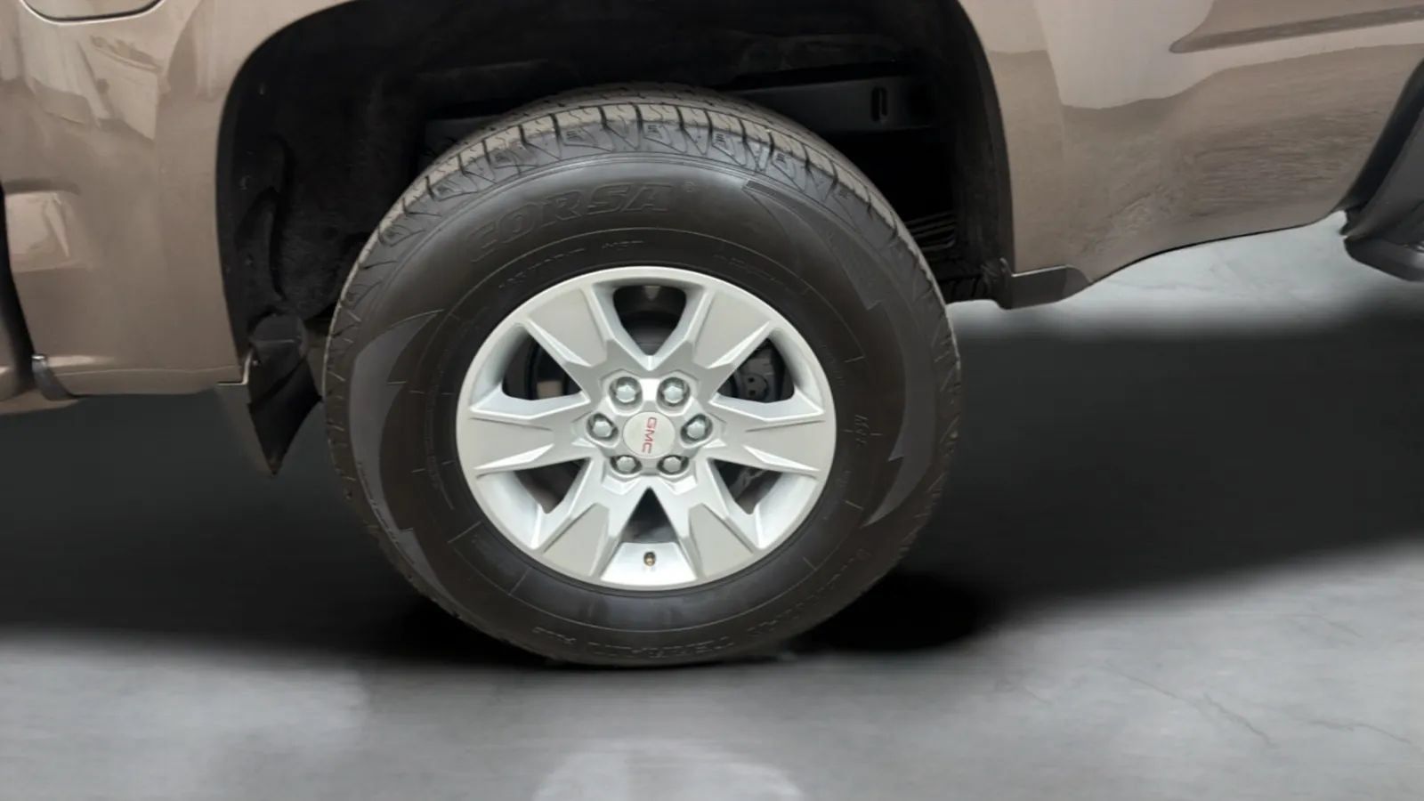 Used 2016 GMC Canyon SLE AWD/4WD image 27