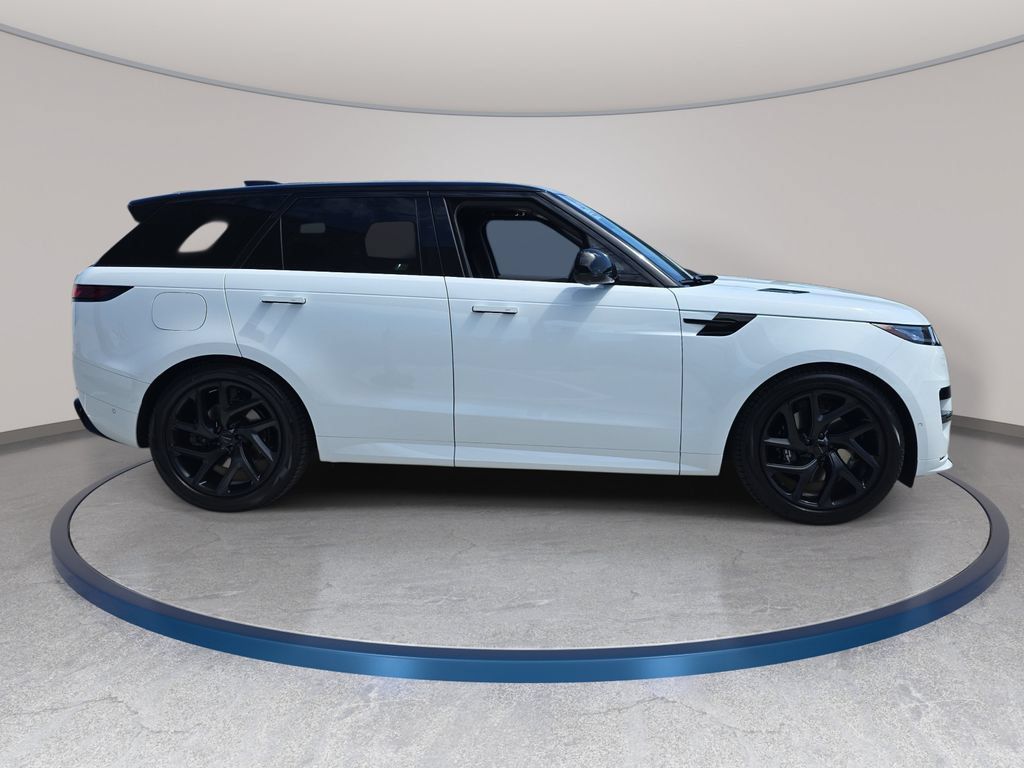 New 2026 Land Rover Range Rover Sport Dynamic SE AWD/4WD image 4