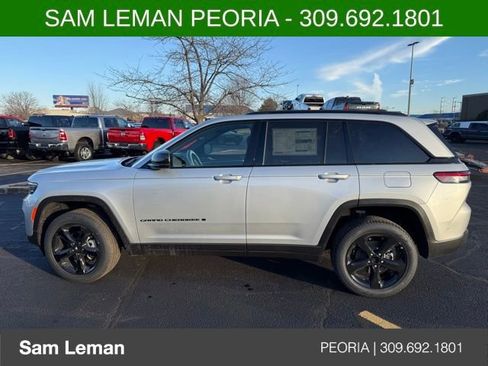 New 2025 Jeep Grand Cherokee Limited image 4