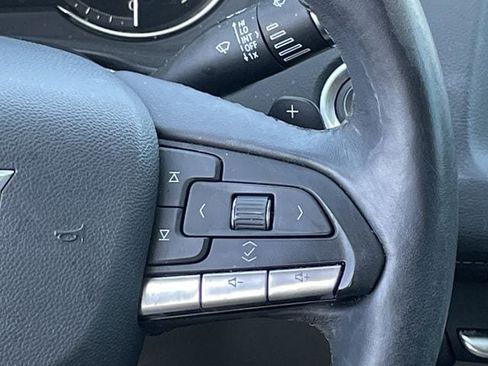 Used 2023 Cadillac XT4 Luxury w/ Cold Weather Package FWD image 14