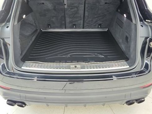 Used 2019 Porsche Cayenne image 14