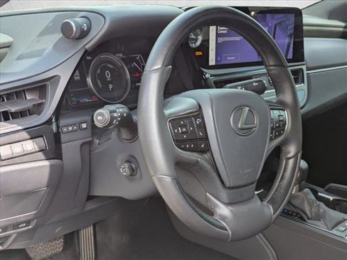 Used 2025 Lexus ES 300h w/ Technology Package FWD image 2