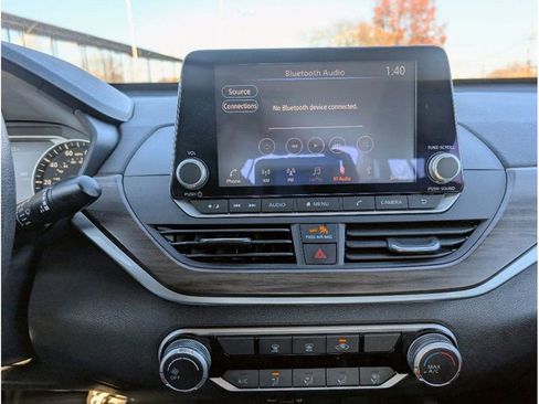 Used 2023 Nissan Altima 2.5 SV image 21