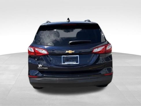 Used 2021 Chevrolet Equinox LS w/ LS Convenience Package FWD image 4