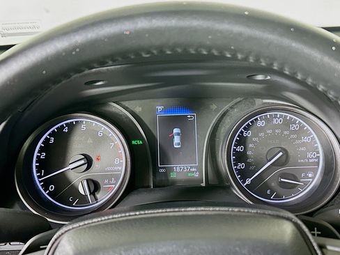 Used 2024 Toyota Camry SE w/ Convenience Package image 19