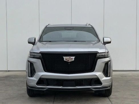 Certified 2025 Cadillac Escalade ESV V AWD/4WD image 2