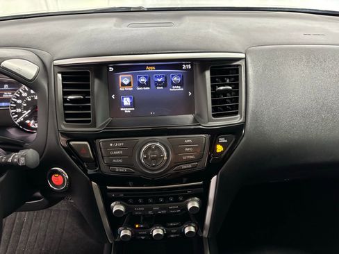Used 2019 Nissan Pathfinder S image 25