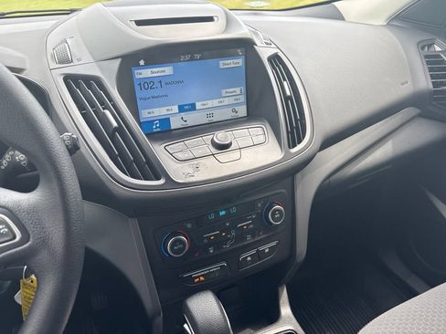 Used 2018 Ford Escape SE w/ SE Sync 3 Package FWD image 16