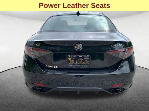 Used 2024 Alfa Romeo Giulia Veloce AWD/4WD image 11