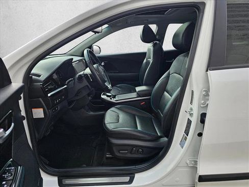 Used 2022 Kia Niro EX Premium image 19