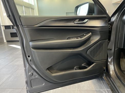Certified 2025 Jeep Grand Cherokee Laredo X w/ Luxury Tech Group I RWD image 13