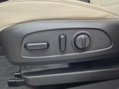 Used 2021 Buick Encore GX Preferred w/ Cold Weather Comfort Package FWD image 14
