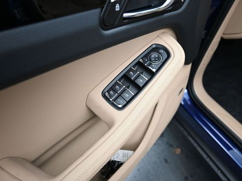 New 2026 Porsche Macan AWD/4WD image 11
