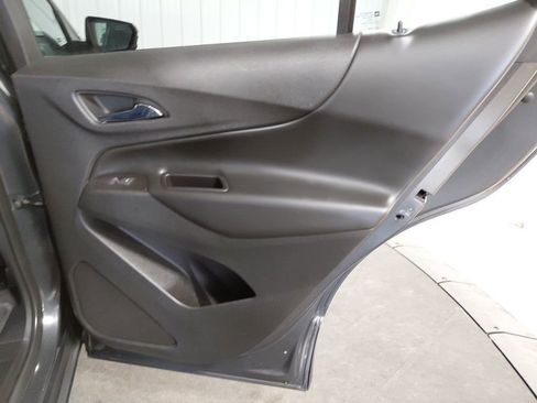 Used 2018 Chevrolet Equinox LT image 19